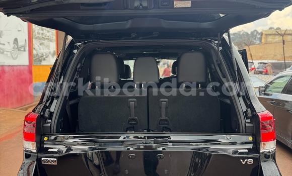 Nunua Mpya Toyota Land Cruiser Nyeusi Gari ndani ya Kampala nchini Uganda Nunua Mpya Toyota Land Cruiser Nyeusi Gari ndani ya Kampala nchini Uganda