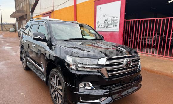 Nunua Mpya Toyota Land Cruiser Nyeusi Gari ndani ya Kampala nchini Uganda Nunua Mpya Toyota Land Cruiser Nyeusi Gari ndani ya Kampala nchini Uganda