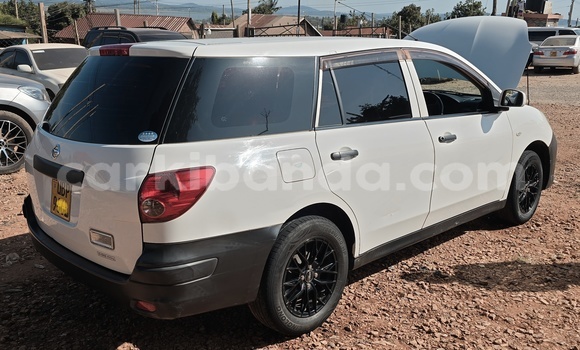 Acheter Occasion Voiture Nissan AD Blanc à Kampala, Ouganda