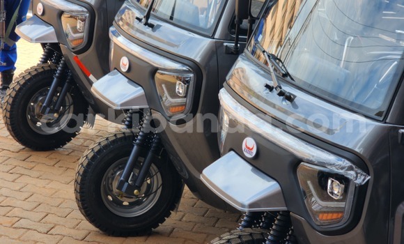 Buy New Izh 2126 «Oda» Silver Car in Kampala in Uganda Buy New Izh 2126 «Oda» Silver Car in Kampala in Uganda