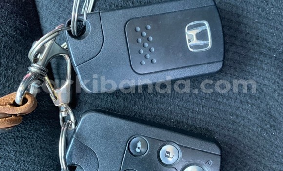 Gura Yakoze Honda Elysion Silver Imodoka i Kampala mu Uganda Gura Yakoze Honda Elysion Silver Imodoka i Kampala mu Uganda