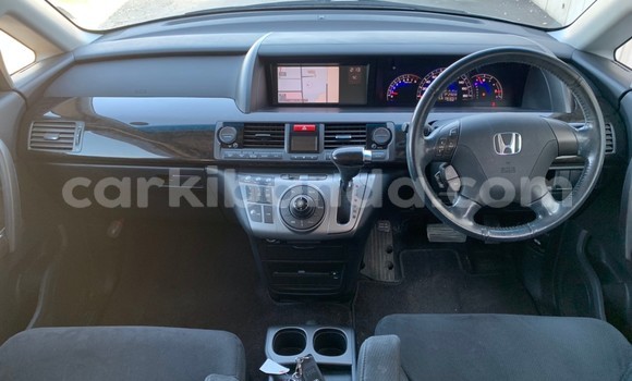 Gura Yakoze Honda Elysion Silver Imodoka i Kampala mu Uganda Gura Yakoze Honda Elysion Silver Imodoka i Kampala mu Uganda