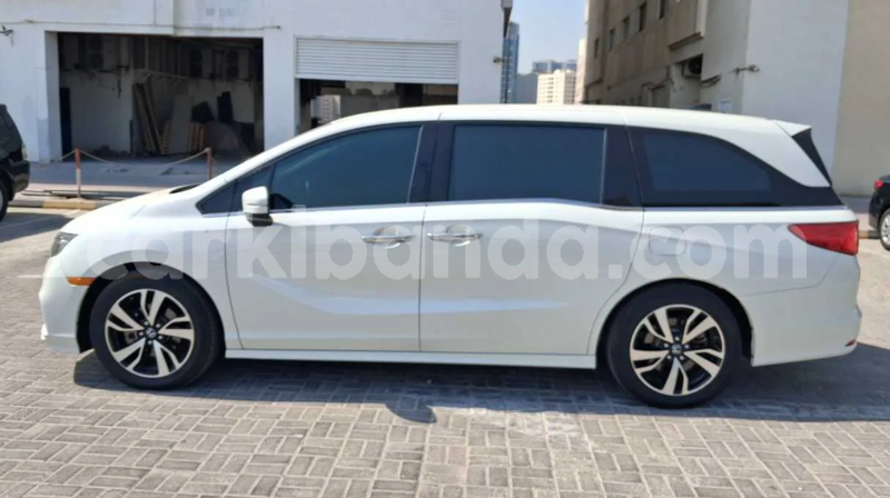 Big with watermark honda odyssey uganda kampala 24760