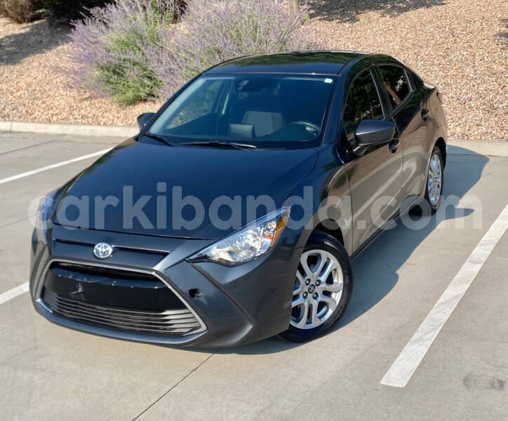 Big with watermark toyota yaris uganda kampala 24766