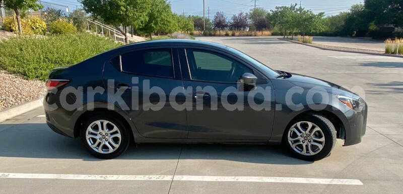 Big with watermark toyota yaris uganda kampala 24766