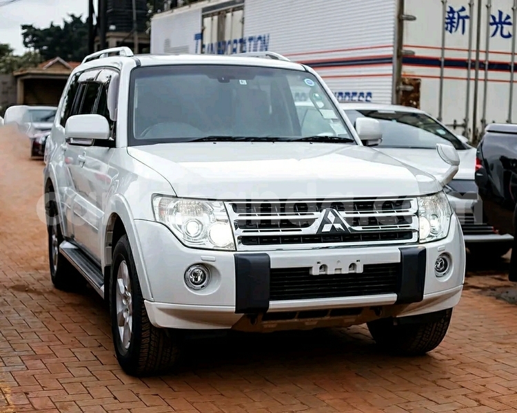 Big with watermark mitsubishi pajero uganda kampala 24777