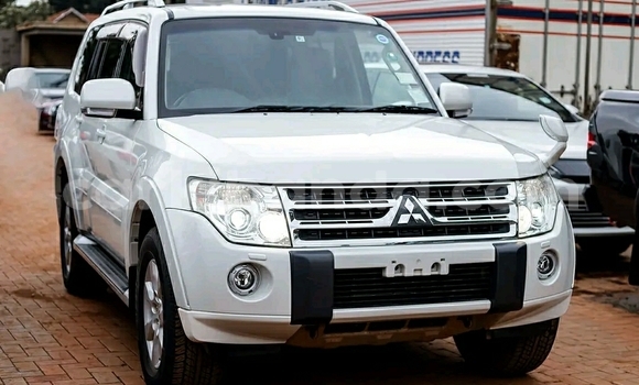 Buy Used Mitsubishi Pajero White Car in Kampala in Uganda