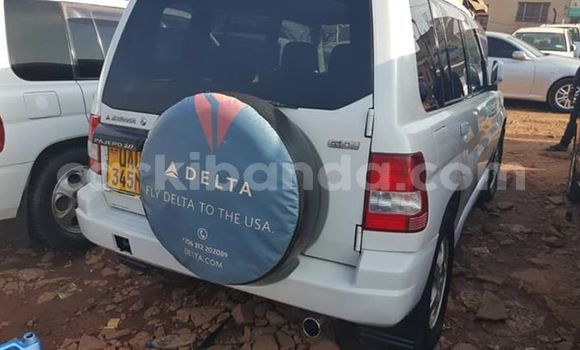 Nunua Ilio tumika Mitsubishi Pajero iO Nyeupe Gari ndani ya Kampala nchini Uganda Nunua Ilio tumika Mitsubishi Pajero iO Nyeupe Gari ndani ya Kampala nchini Uganda