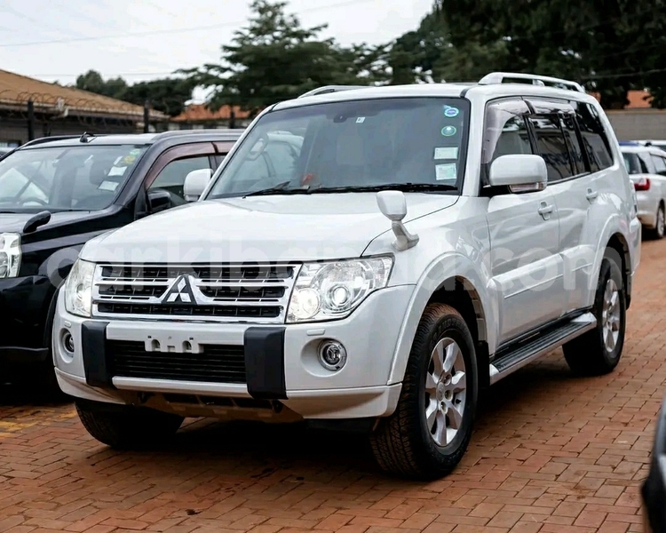Big with watermark mitsubishi pajero uganda kampala 24777