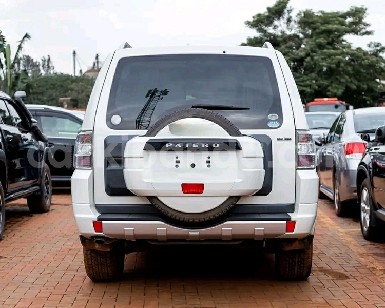 Big with watermark mitsubishi pajero uganda kampala 24777