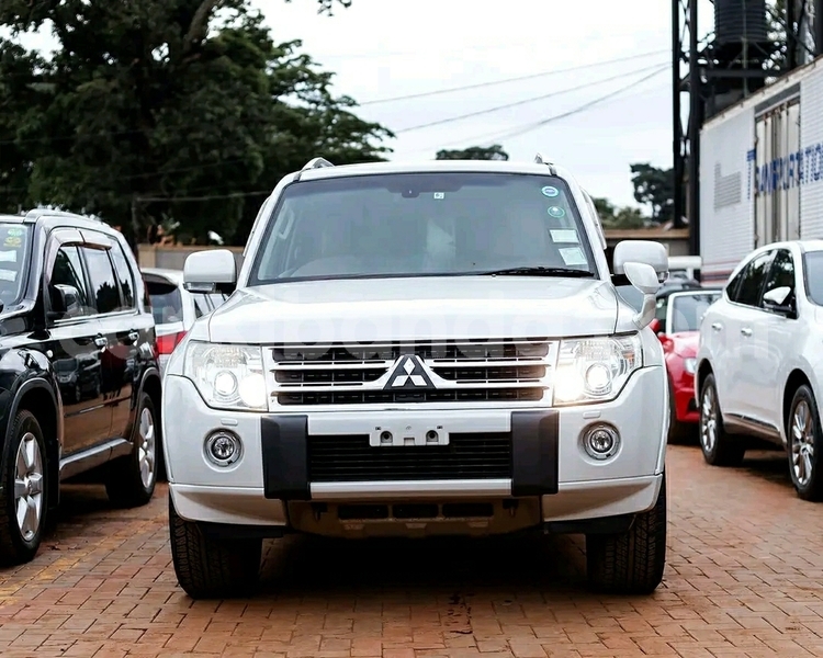 Big with watermark mitsubishi pajero uganda kampala 24777