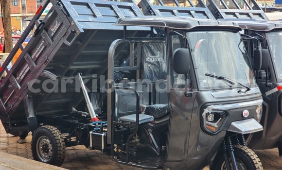 Nunua Mpya Dafra Motos Cityclass Fedha Bike ndani ya Kampala nchini Uganda