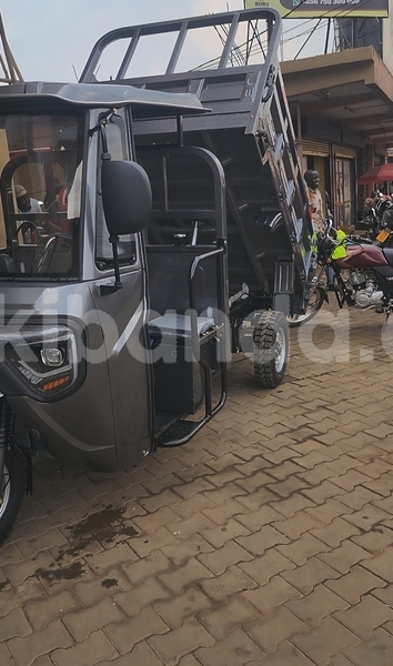 Big with watermark dafra motos cityclass uganda kampala 24782
