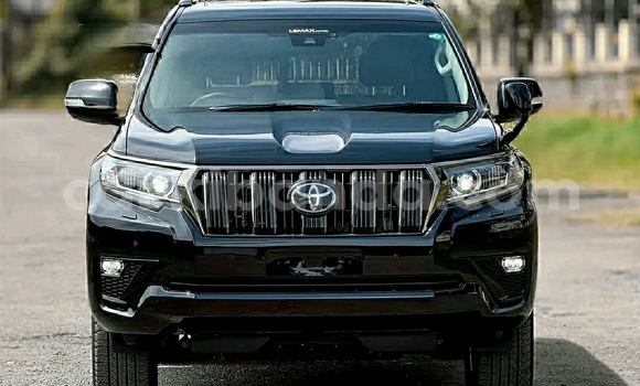 Gura Yakoze Toyota Land Cruiser Prado Black Imodoka i Kampala mu Uganda Gura Yakoze Toyota Land Cruiser Prado Black Imodoka i Kampala mu Uganda