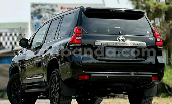 Gura Yakoze Toyota Land Cruiser Prado Black Imodoka i Kampala mu Uganda Gura Yakoze Toyota Land Cruiser Prado Black Imodoka i Kampala mu Uganda