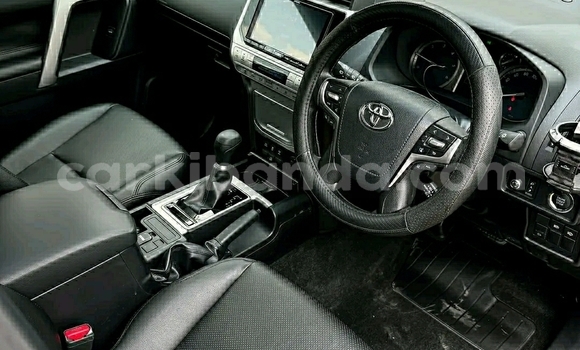 Gura Yakoze Toyota Land Cruiser Prado Black Imodoka i Kampala mu Uganda Gura Yakoze Toyota Land Cruiser Prado Black Imodoka i Kampala mu Uganda