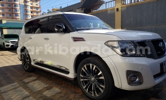 Buy Used Nissan Patrol White Car in Kampala in Uganda Buy Used Nissan Patrol White Car in Kampala in Uganda