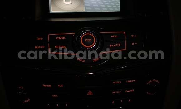 Nunua Ilio tumika Nissan Patrol Nyeupe Gari ndani ya Kampala nchini Uganda Nunua Ilio tumika Nissan Patrol Nyeupe Gari ndani ya Kampala nchini Uganda