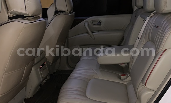 Nunua Ilio tumika Nissan Patrol Nyeupe Gari ndani ya Kampala nchini Uganda Nunua Ilio tumika Nissan Patrol Nyeupe Gari ndani ya Kampala nchini Uganda
