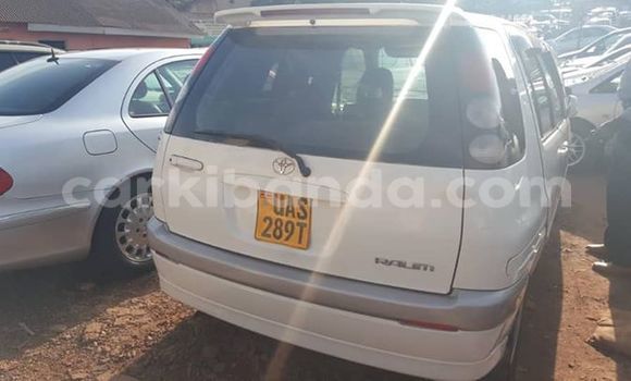 Nunua Ilio tumika Toyota Raum Nyeupe Gari ndani ya Kampala nchini Uganda Nunua Ilio tumika Toyota Raum Nyeupe Gari ndani ya Kampala nchini Uganda