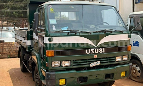 Acheter Occasion Utilitaire Isuzu FTR 850 Vert à Kampala, Ouganda Acheter Occasion Utilitaire Isuzu FTR 850 Vert à Kampala, Ouganda