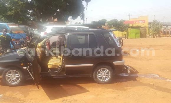 Nunua Ilio tumika Toyota Raum Nyeusi Gari ndani ya Kampala nchini Uganda Nunua Ilio tumika Toyota Raum Nyeusi Gari ndani ya Kampala nchini Uganda