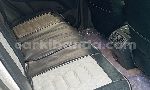 Nunua Ilio tumika Toyota Harrier Nyeupe Gari ndani ya Entebbe nchini Uganda Nunua Ilio tumika Toyota Harrier Nyeupe Gari ndani ya Entebbe nchini Uganda