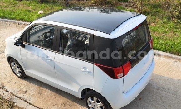 Acheter Import Voiture AC 378 GT Zagato Blanc à Kampala, Ouganda Acheter Import Voiture AC 378 GT Zagato Blanc à Kampala, Ouganda