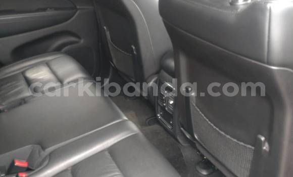 Gura Yakoze Jeep Grand Cherokee Black Imodoka i Kampala mu Uganda Gura Yakoze Jeep Grand Cherokee Black Imodoka i Kampala mu Uganda