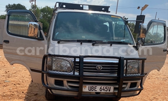 Buy Used Toyota Touring HiAce Beige Car in Kampala in Uganda Buy Used Toyota Touring HiAce Beige Car in Kampala in Uganda
