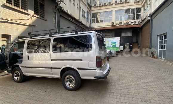 Buy Used Toyota Touring HiAce Beige Car in Kampala in Uganda Buy Used Toyota Touring HiAce Beige Car in Kampala in Uganda