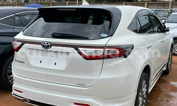 Nunua Ilio tumika Toyota Harrier Nyeupe Gari ndani ya Kampala nchini Uganda Nunua Ilio tumika Toyota Harrier Nyeupe Gari ndani ya Kampala nchini Uganda