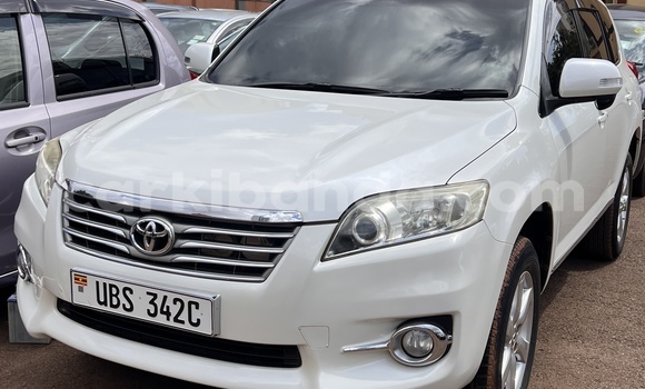 Buy Used Toyota Vanguard White Car in Kira in Uganda