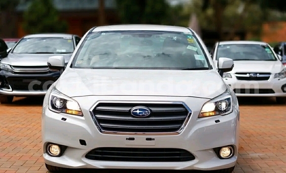 Nunua Ilio tumika Subaru Legacy Nyeupe Gari ndani ya Kampala nchini Uganda Nunua Ilio tumika Subaru Legacy Nyeupe Gari ndani ya Kampala nchini Uganda