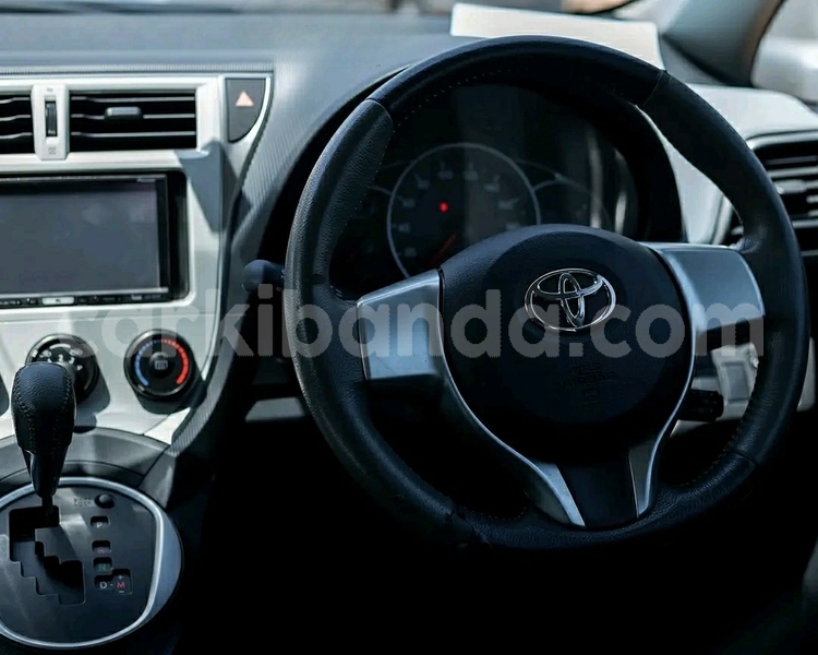 Big with watermark toyota ractis uganda kampala 24820