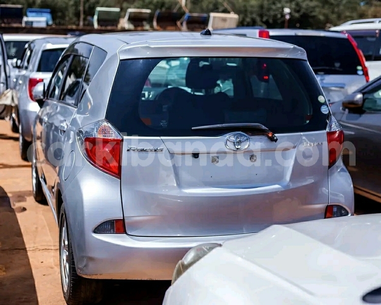 Big with watermark toyota ractis uganda kampala 24820