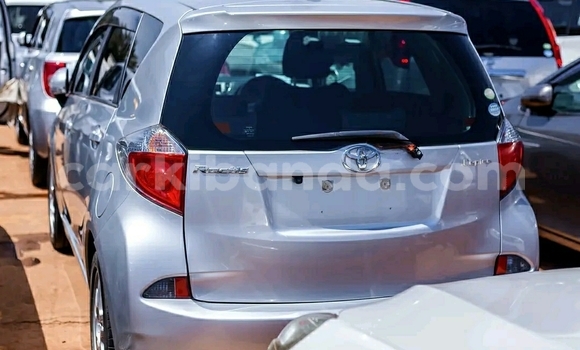 Acheter Occasion Voiture Toyota Ractis Gris à Kampala, Ouganda Acheter Occasion Voiture Toyota Ractis Gris à Kampala, Ouganda