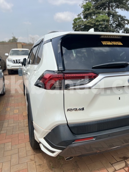 Big with watermark toyota rav4 uganda kampala 24821