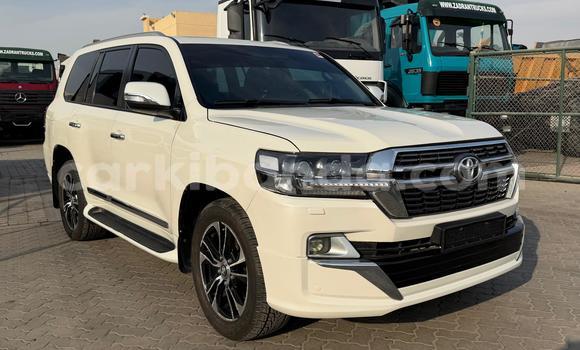 Buy Import Toyota Land Cruiser White Car in Import - Dubai in Uganda Buy Import Toyota Land Cruiser White Car in Import - Dubai in Uganda