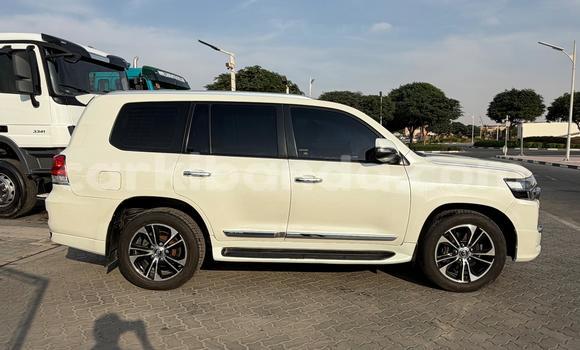 Buy Import Toyota Land Cruiser White Car in Import - Dubai in Uganda Buy Import Toyota Land Cruiser White Car in Import - Dubai in Uganda