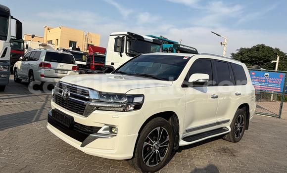 Buy Import Toyota Land Cruiser White Car in Import - Dubai in Uganda Buy Import Toyota Land Cruiser White Car in Import - Dubai in Uganda