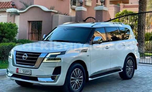 Buy Used Nissan Patrol White Car in Bombo in Central Buy Used Nissan Patrol White Car in Bombo in Central