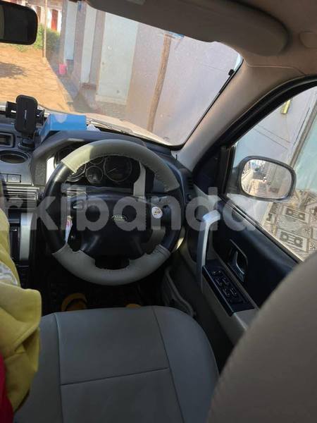 Big with watermark land rover discovery uganda kampala 24875