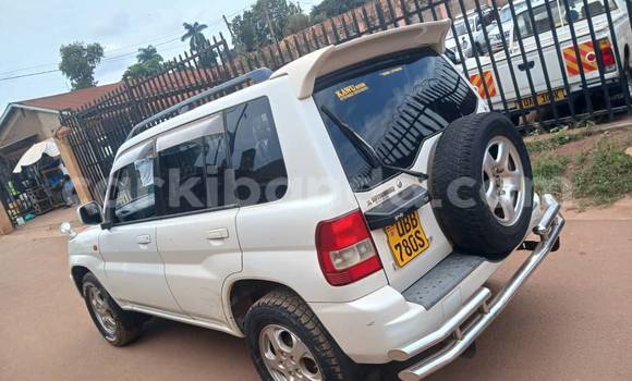 Buy Used Mitsubishi Pajero White Car in Kampala in Uganda Buy Used Mitsubishi Pajero White Car in Kampala in Uganda