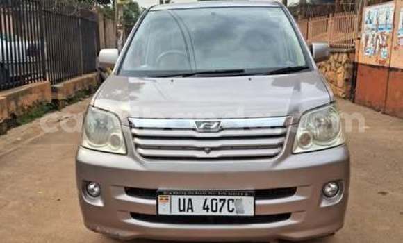Gura Yakoze Toyota Noah Other Imodoka i Kampala mu Uganda Gura Yakoze Toyota Noah Other Imodoka i Kampala mu Uganda