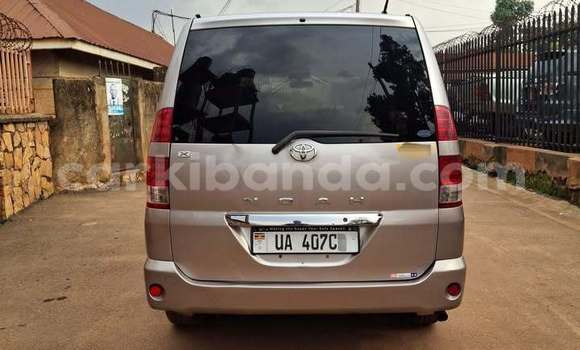 Gura Yakoze Toyota Noah Other Imodoka i Kampala mu Uganda Gura Yakoze Toyota Noah Other Imodoka i Kampala mu Uganda