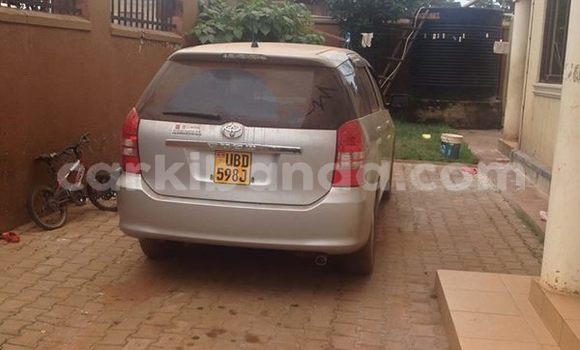 Nunua Ilio tumika Toyota Wish Fedha Gari ndani ya Kampala nchini Uganda Nunua Ilio tumika Toyota Wish Fedha Gari ndani ya Kampala nchini Uganda
