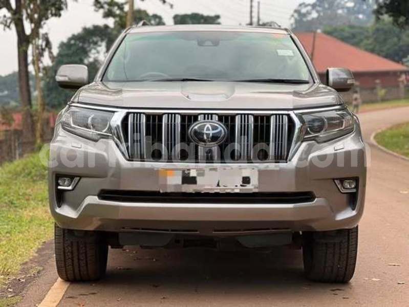 Big with watermark land rover discovery uganda kampala 24917