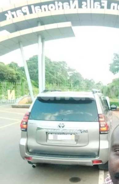 Big with watermark land rover discovery uganda kampala 24917