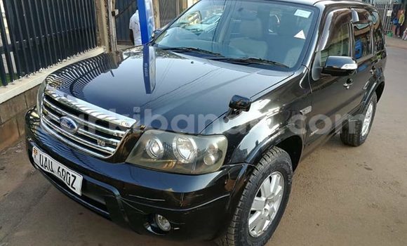 Nunua Ilio tumika Ford Escape Nyeusi Gari ndani ya Kampala nchini Uganda Nunua Ilio tumika Ford Escape Nyeusi Gari ndani ya Kampala nchini Uganda